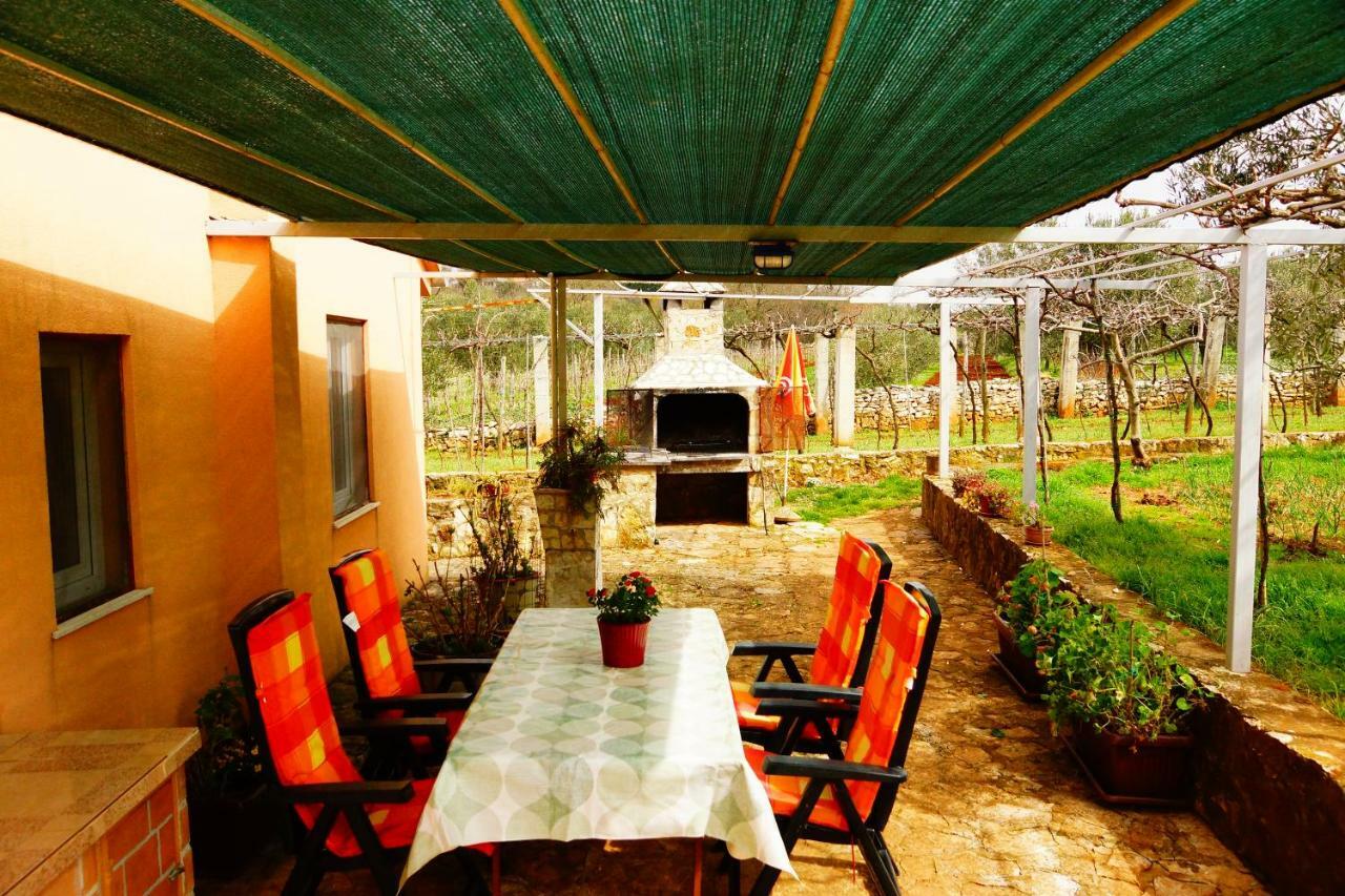 Holiday Home Bura Ровинь Экстерьер фото