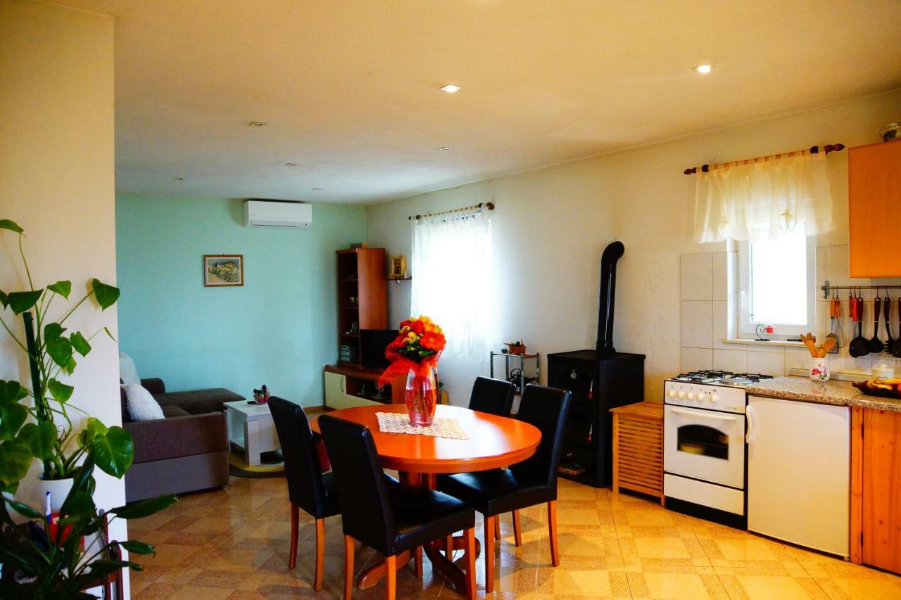 Holiday Home Bura Ровинь Экстерьер фото