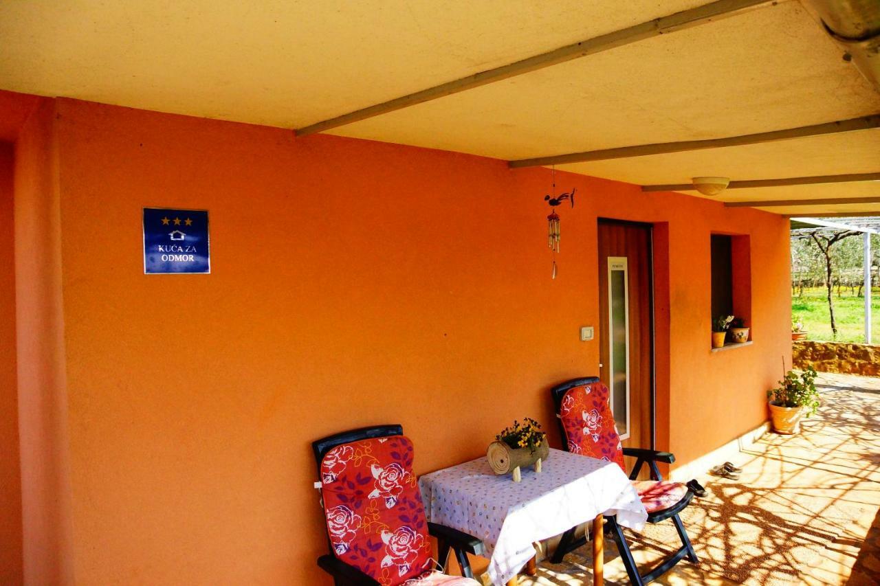 Holiday Home Bura Ровинь Экстерьер фото