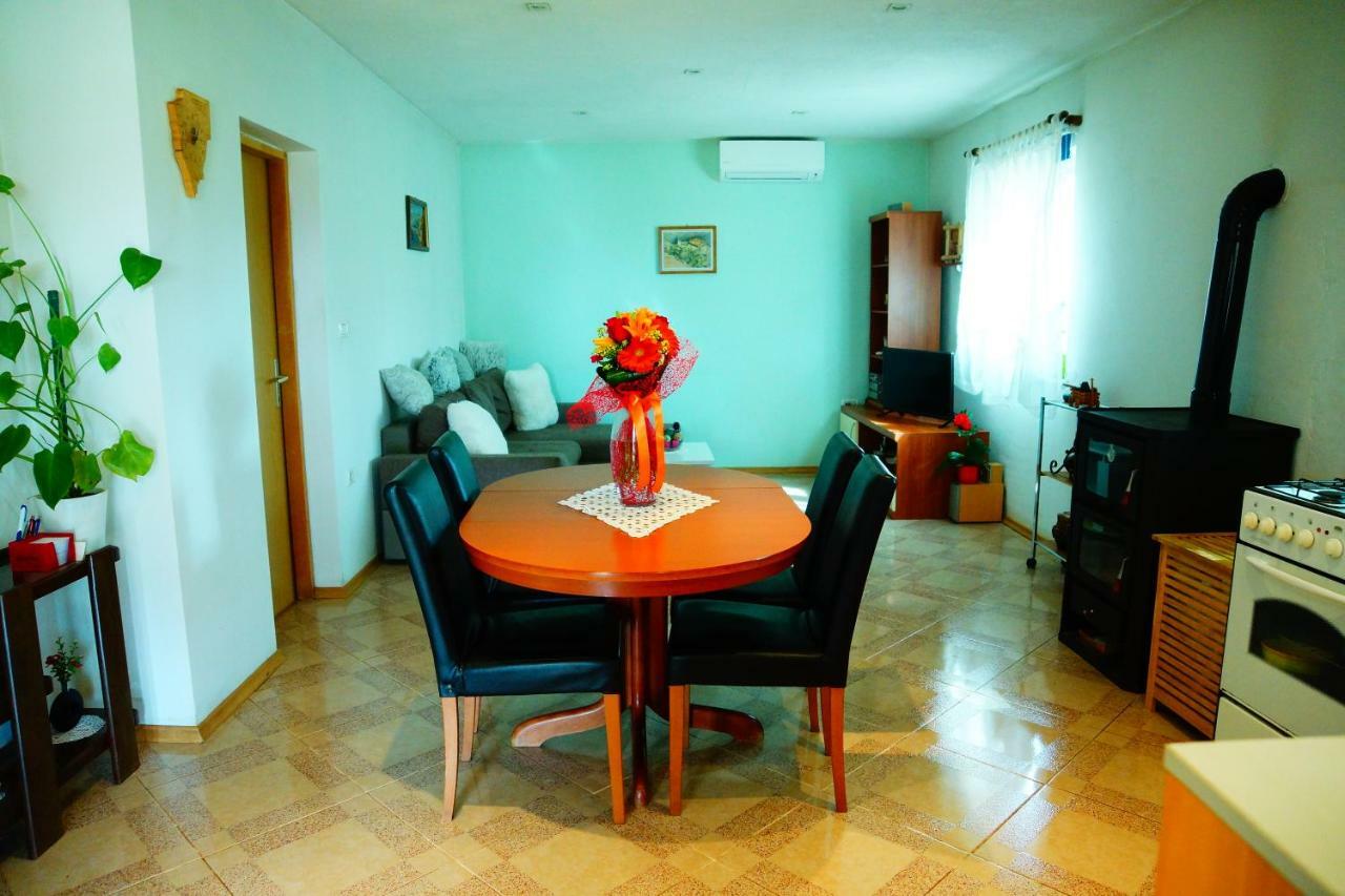 Holiday Home Bura Ровинь Экстерьер фото